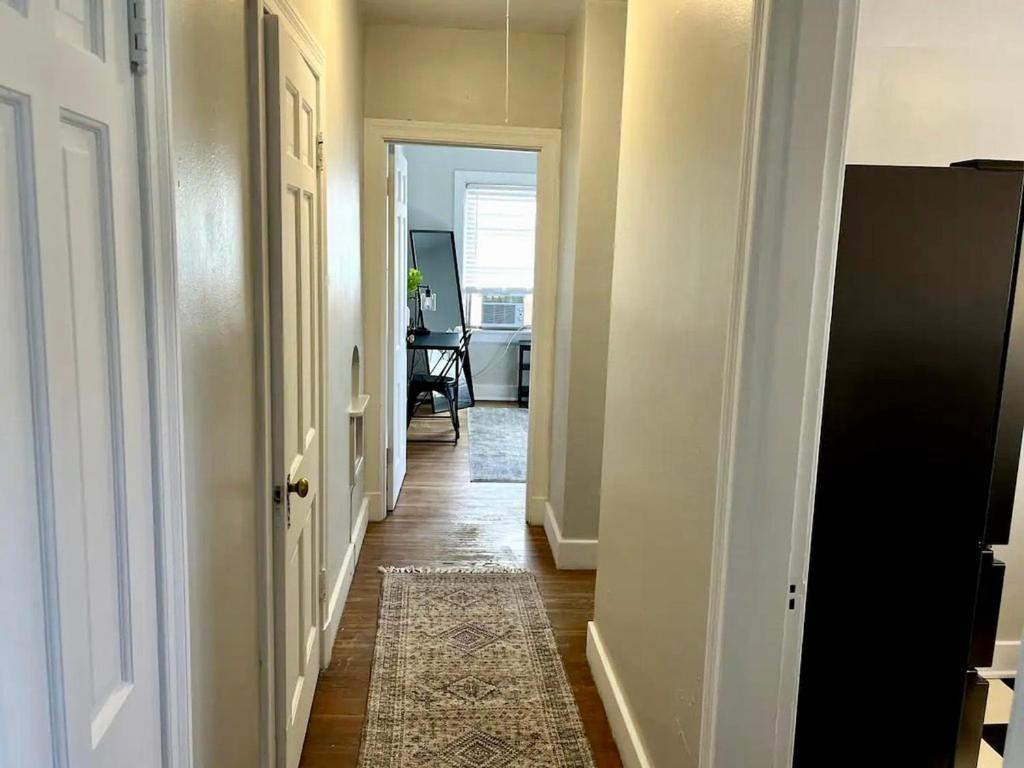 Apartment Newly Remodeled In The Heart Of Louisville