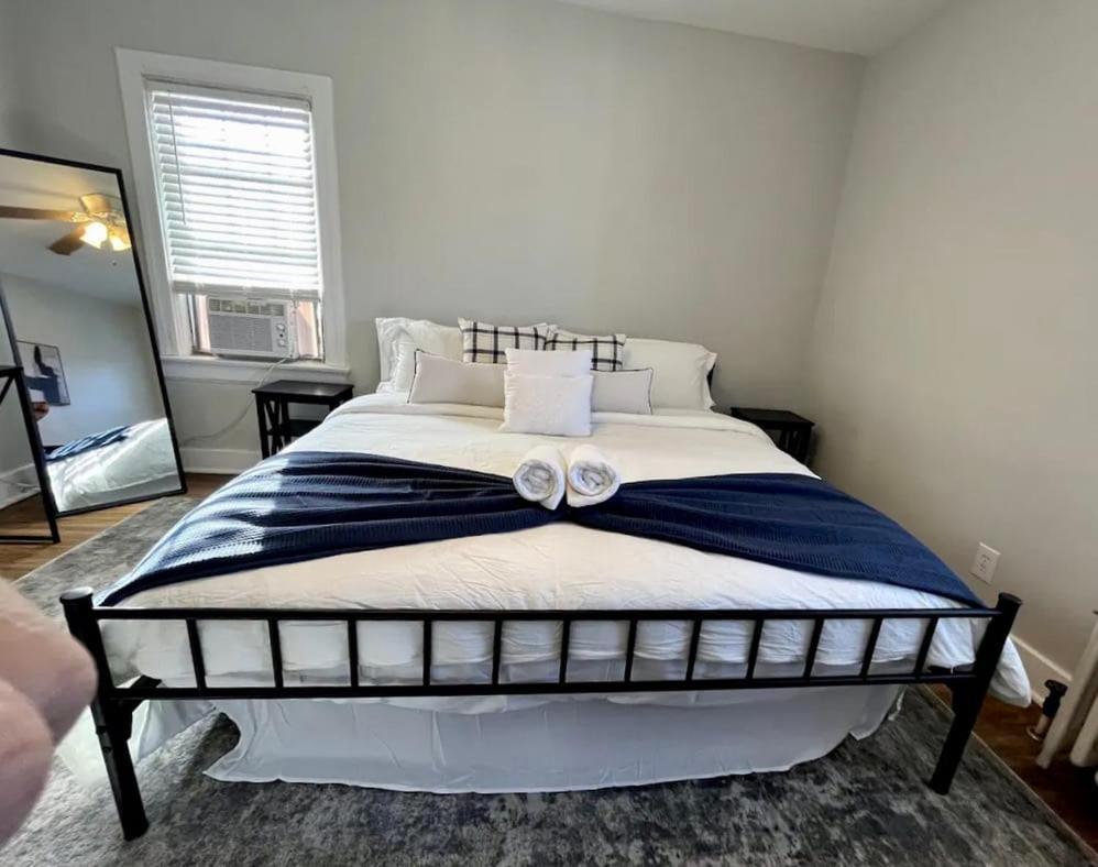 Newly Remodeled In The Heart Of Apartment *