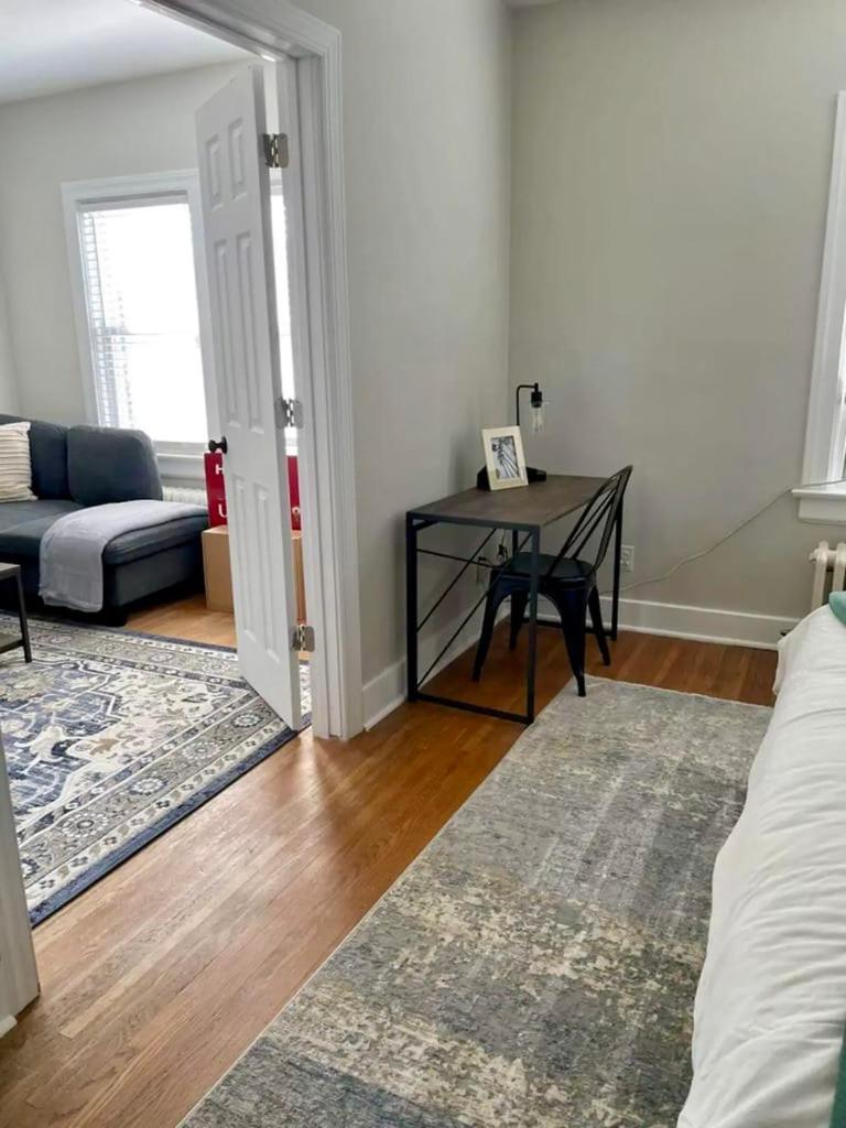 Apartment Newly Remodeled In The Heart Of *